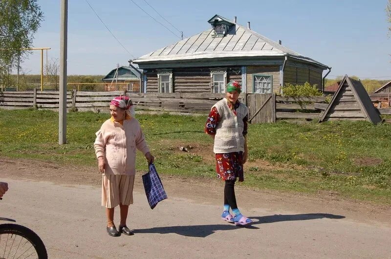 Сколько населения в деревне