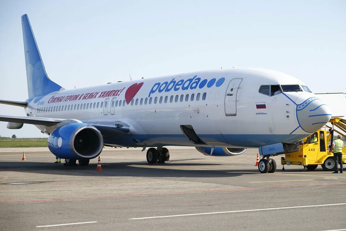 Какие самолеты используют. Самолеты победа авиакомпания. boeing 737-800 победа. самолет аэрокомпании победа. самолет авиакомпании побега.