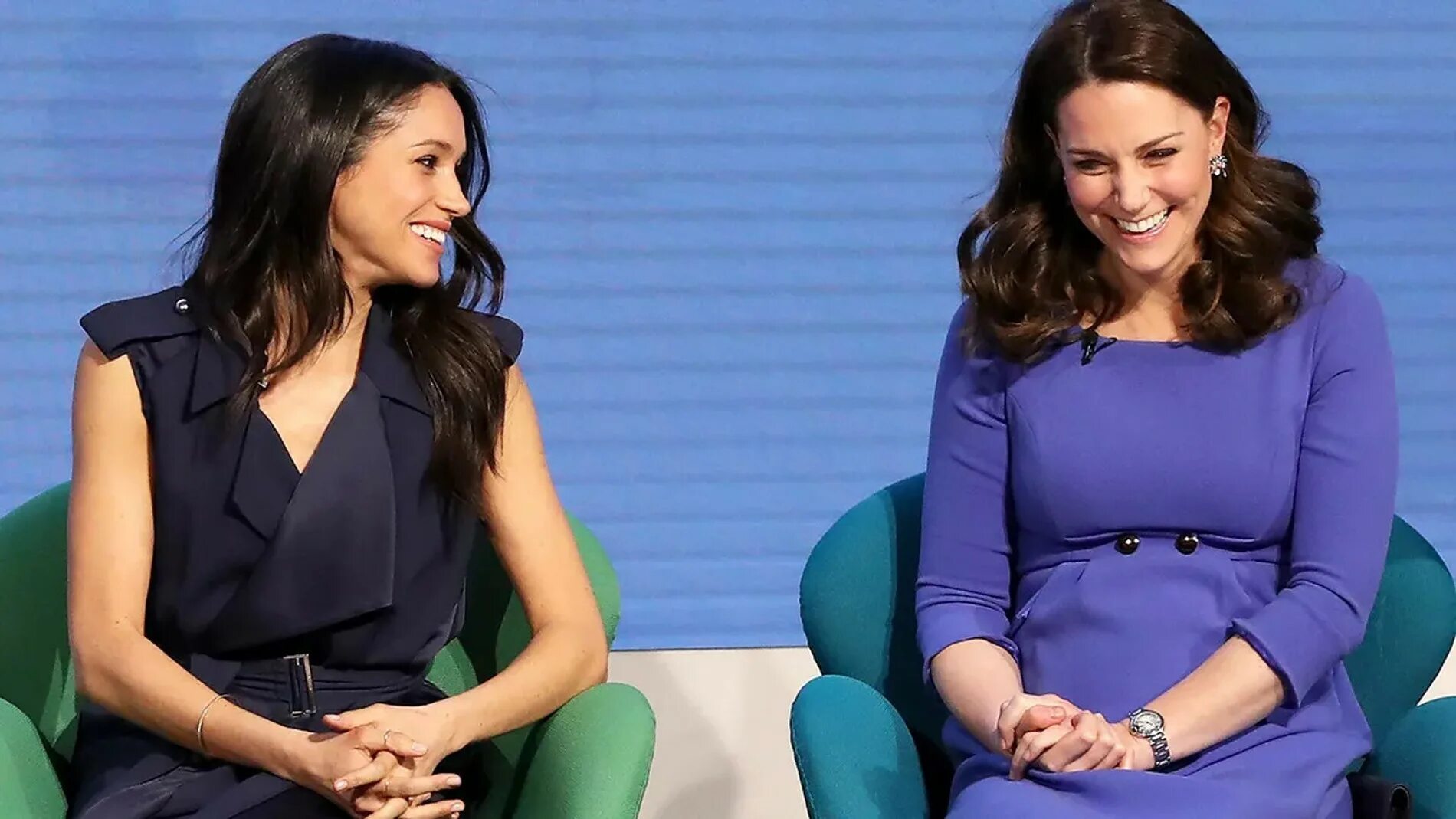 Кейт и меган последние новости. Кейт и меган. Миддлтон и маркл. Кейт и меган последние новости. Меган маркл и кейт.