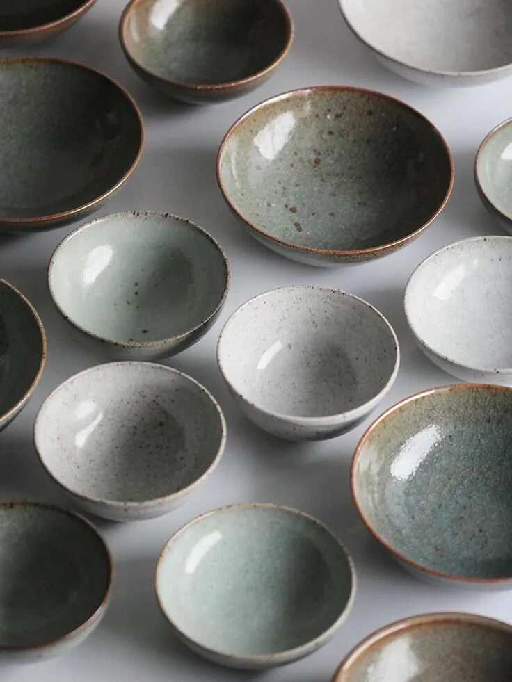 Керамическая посуда. Глазурованная керамика посуда. Посуда из глазурованной керамики. Глазурованная керамика тарелка. Глиняная посуда покрытая глазурью