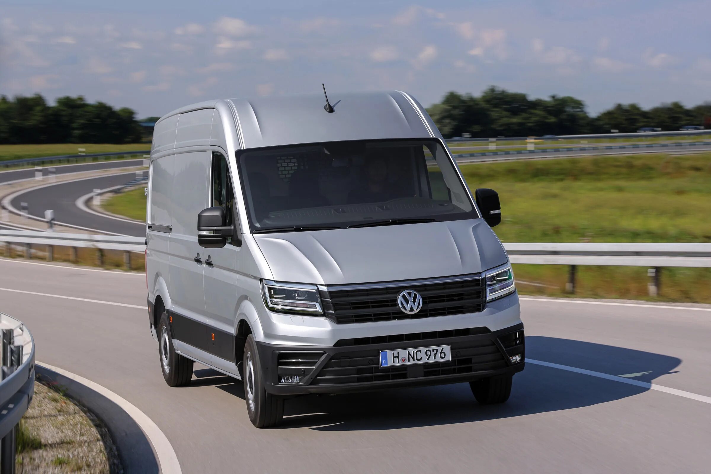 Фургоны крафтер. Volkswagen грузовой фургон crafter 2025. новый фольксваген крафтер 2025. фольксваген крафтер 2025. новый фольксваген крафтер 2025.