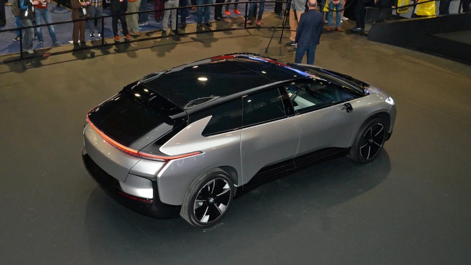 Новая модель разработана. Машина ff91. Электромобиль Faraday ff91 внутри. Faraday Future. Faraday f-802/ID.