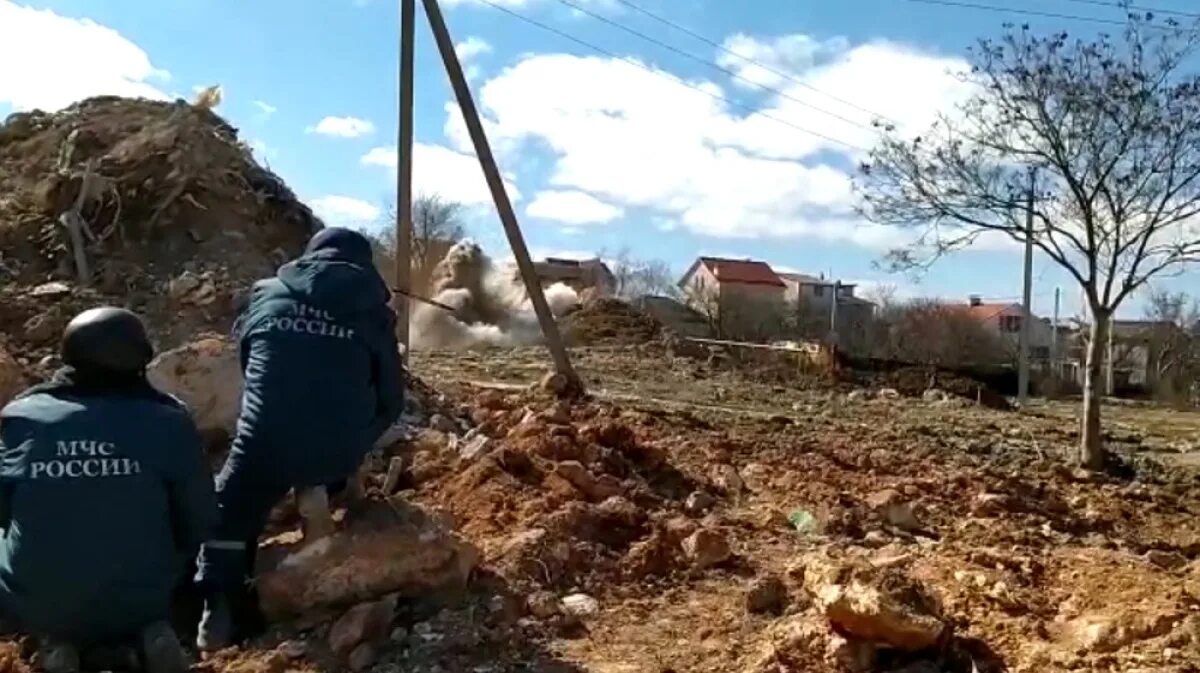 Севастополь бомбят. Разрушенные памятники в севастополе. Бомбят севастополь новости. Севастополь бомбят. Бомбят севастополь новости.