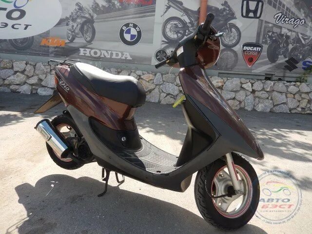 Honda dio af 35. Мопед Хонда 35. Коричневый скутер. Мопед коричневый. Мопеды Хонда до 35 тысяч.