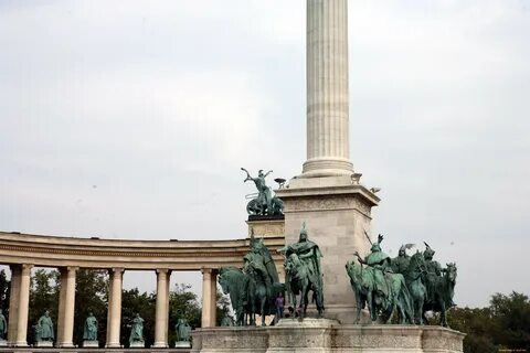 Памятник колонны