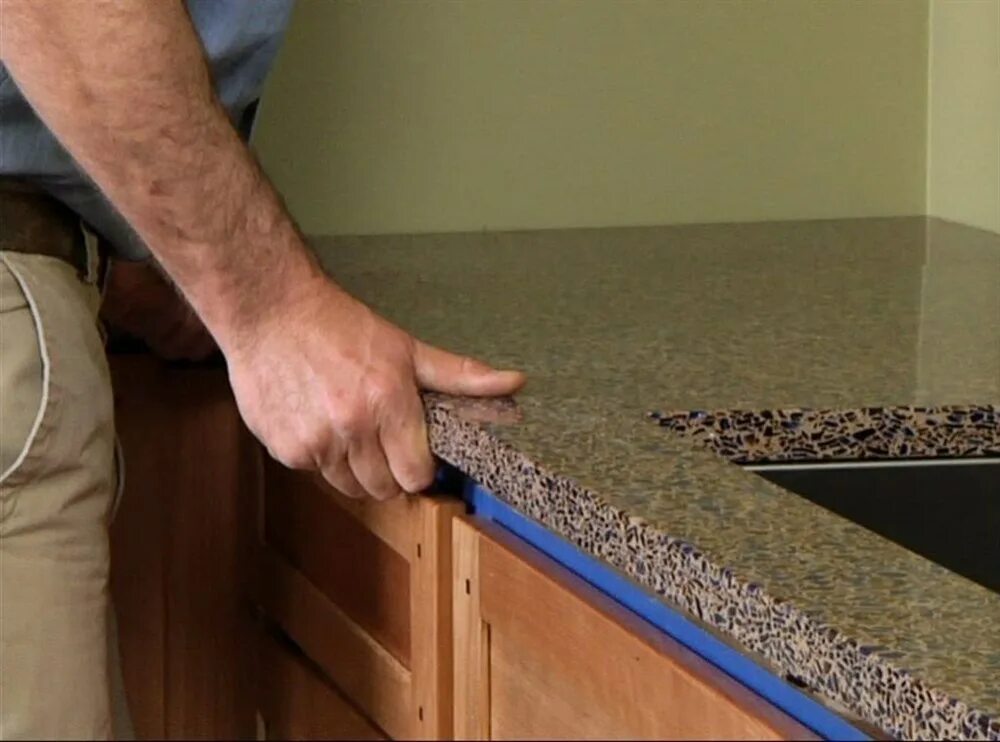 столешницы для обновления кухонного гарнитура. сборка кухонной столешницы. столешница на старый кухонный гарнитур. кухонный гарнитур со столешницей. замена столешницы кухонного гарнитура.