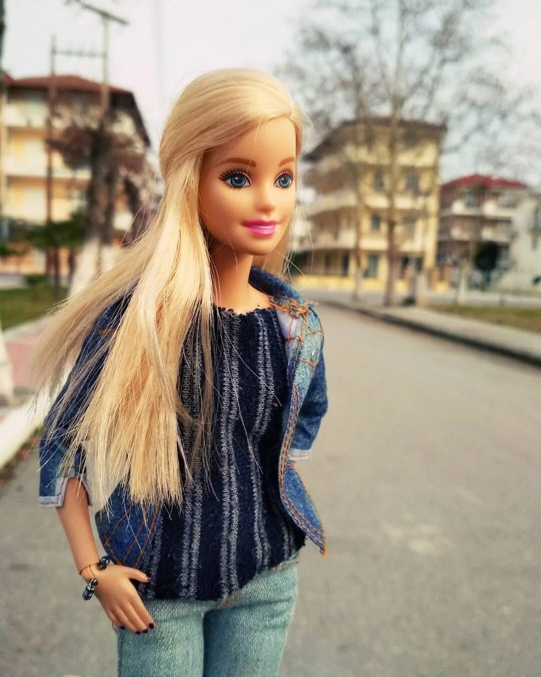 Популярные куклы. Самую крутую куколку. Красивые куклы барби. Самые красивые куклы. Barbie holiday 2022.