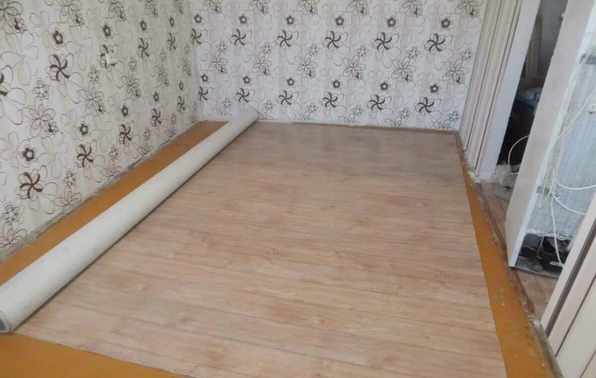 укладка линолеума. стелить линолеум. укладка линолеума на бетонный. клей для линолеума forbo 525. как правильно класть линолеум на пол.