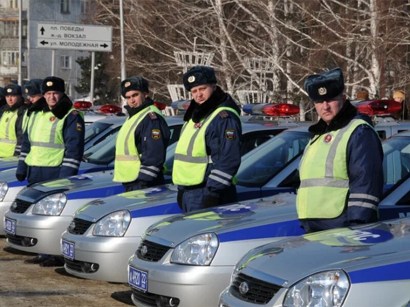 Гибдд будет работать. ГИБДД. Сотрудник ГИБДД. ДПС ГИБДД. Красивые сотрудники ГАИ.