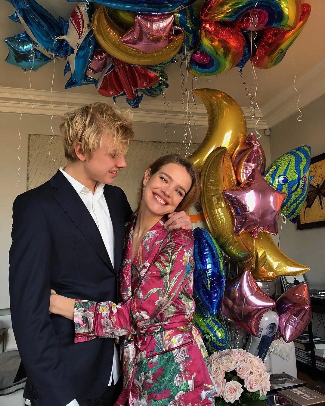 сын натальи водяновой лукас. водянова и лукас. сын натальи водяновой лукас. лукас портман сын водяновой. сын натальи водяновой лукас.