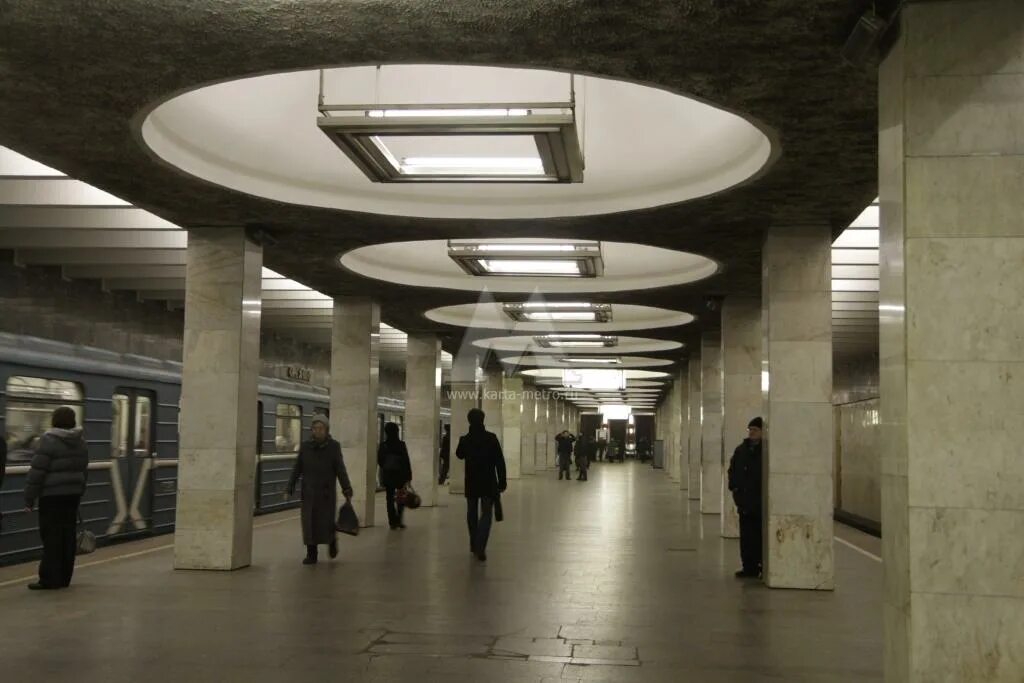 Вестибюль станции метро орехово. Станция метро орехово-борисово москва. Метро орехово вестибюль. Станция царицыно метро замоскворецкая линия. Орехово замоскворецкая линия.