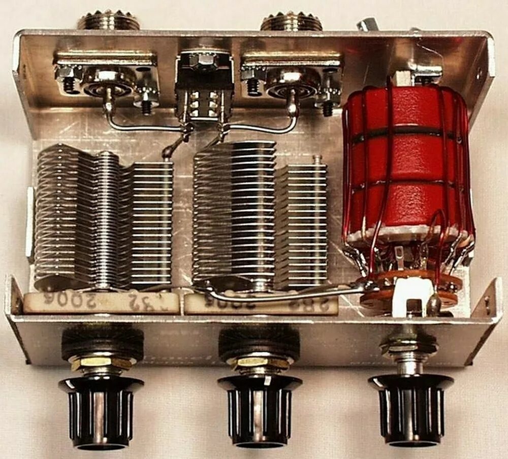 антенные тюнеры токио 2000. кв антенные тюнера. Dl1ba симметричный антенный тюнер. кв антенные тюнера. тюнер mfj-945b.