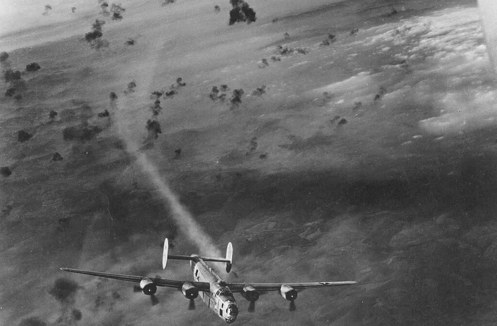 Самолеты над берлином. Самолет b-24. немецкие самолеты в небе. бомбардировщики в воздухе 2 мировая.