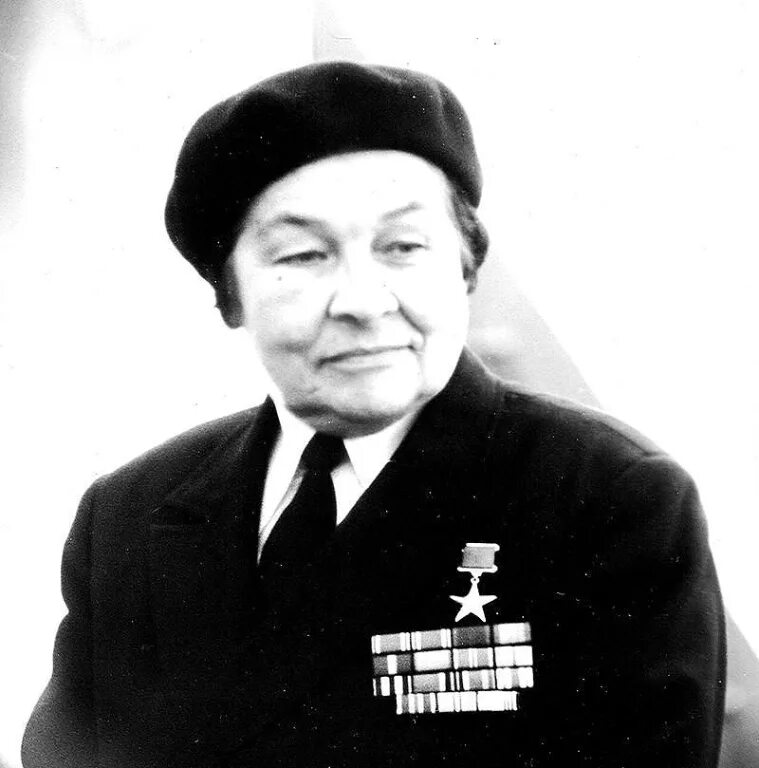 Уроженец дальнего востока. Анна ивановна щетинина. щетинина анна ивановна капитан. анна щетинина капитан дальнего плавания. агнаа ивановна щитинкина.
