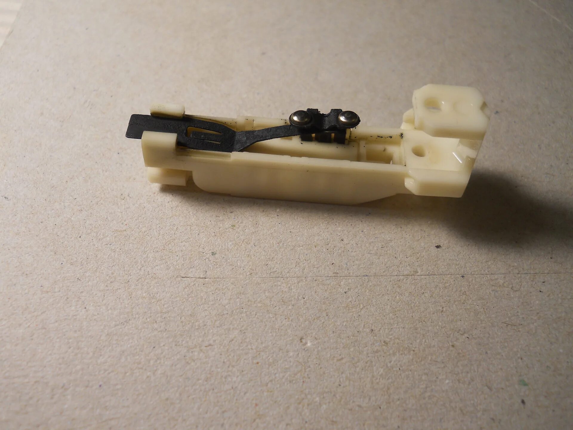 датчик уровня топлива ауди а6. датчик уровня топлива ауди а6 с7. датчик уровня топлива ауди а6 с5 2. датчик уровня топлива ауди а6 с7 бензин. G210 датчик низкого уровня топлива ауди.