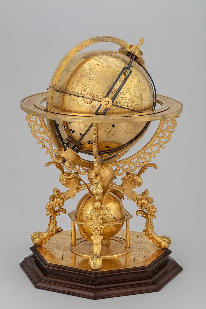 Астрономические часы Эрмитаж. Астрономические часы с небесным и земным глобусами Аугсбург 1584 год. Часы-Глобус Эрмитажа. Небесный Глобус.