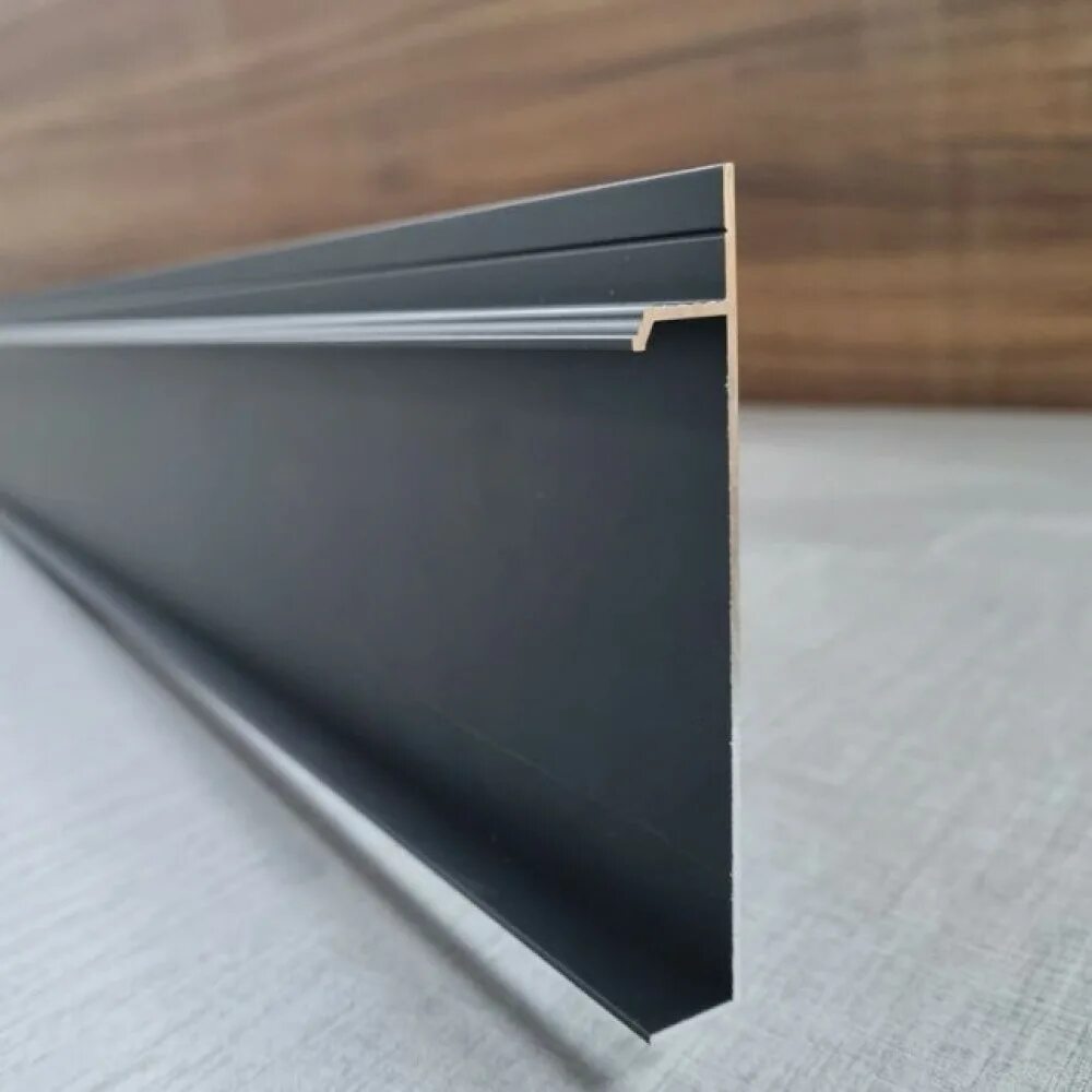 Теневой профиль плинтус скрытого монтажа. Плинтус pro design panel 7208. Плинтус pro design panel 7208 белый. Плинтус pro design 323. Плинтус pro design скрытый 323 (черный ral9005 муар.