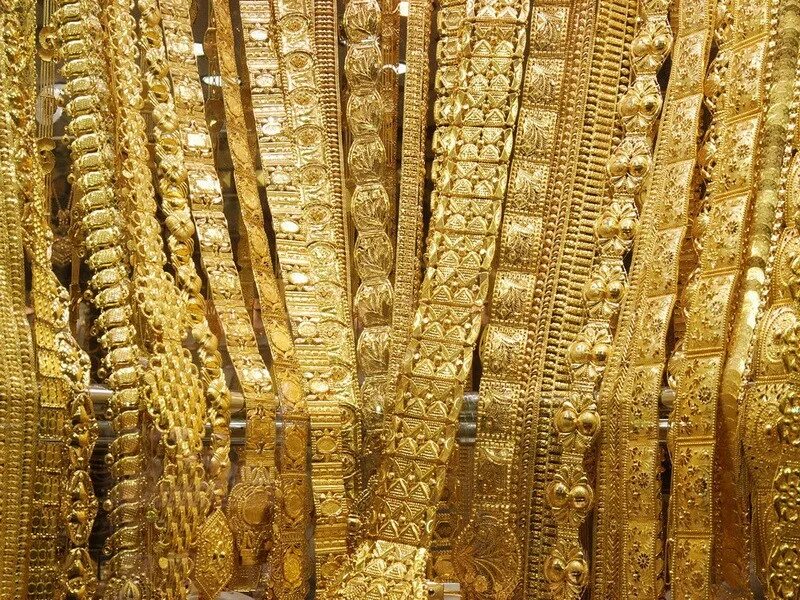 Золотой рынок Gold Souk. Абу Даби золотой рынок. Дубайское золото ОАЭ. Цепочки Дубайский золотой рынок. Арабское золото забытый