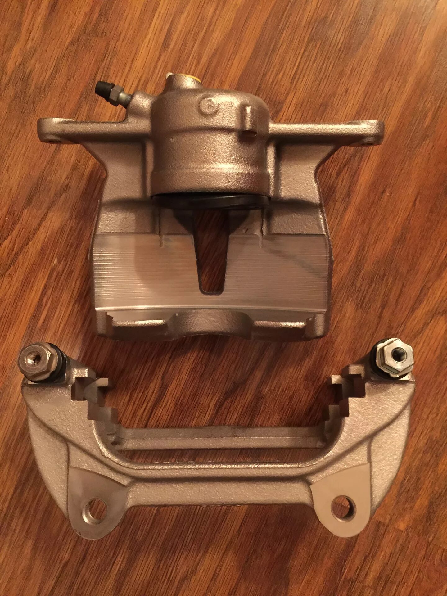 Скоба суппорта "ока". Суппорт со скобой. Передний суппорт ваз 2109. Ttt 51009 суппорт со скобой volvo. Маз 4381со суппорт тормозной передний купить.