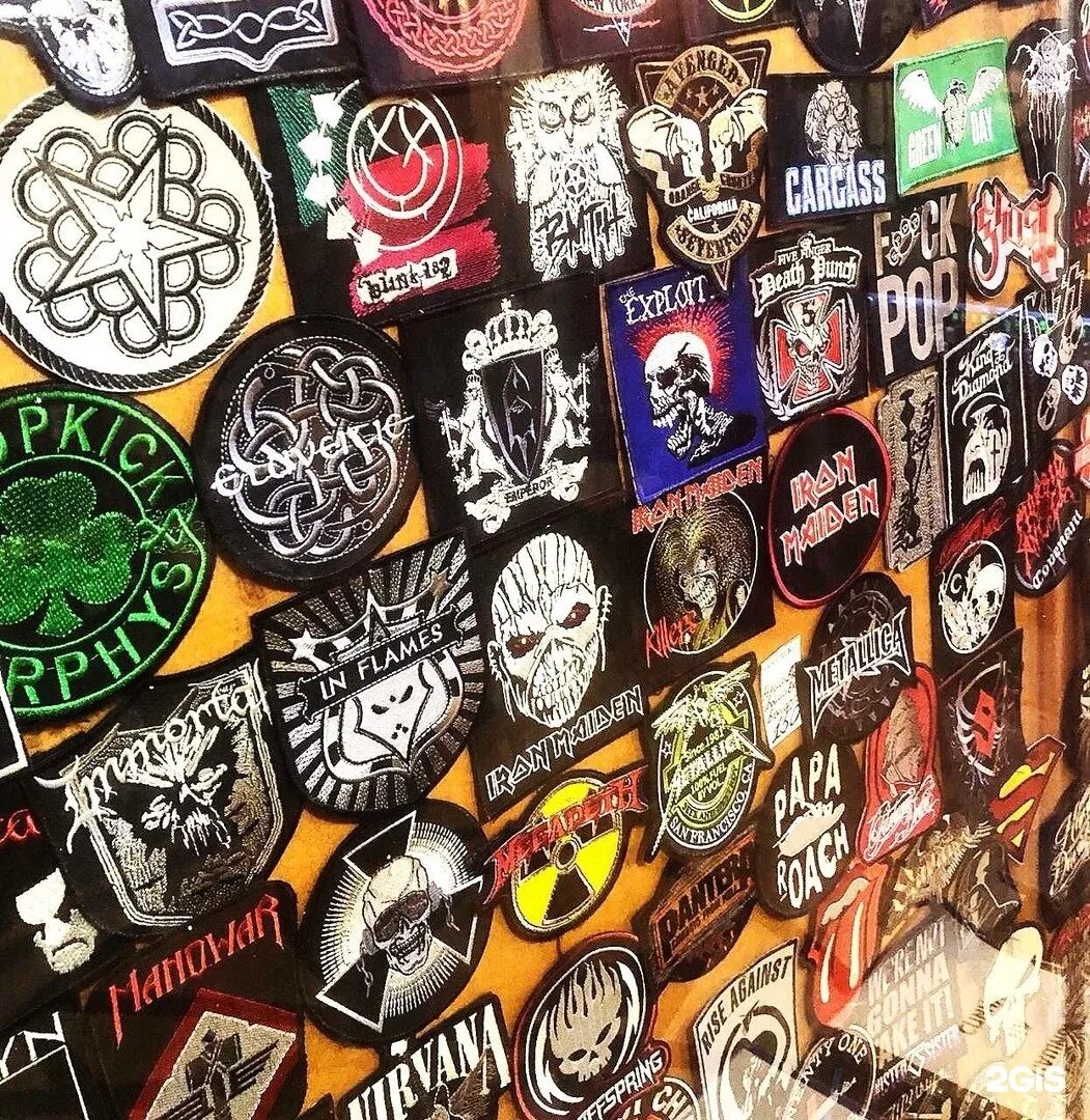 Магазин с мерчем. Рок магазин спб кастл рок. Магазины атрибутики санкт петербург. Атрибуты магазина. Магазины атрибутики санкт петербург.