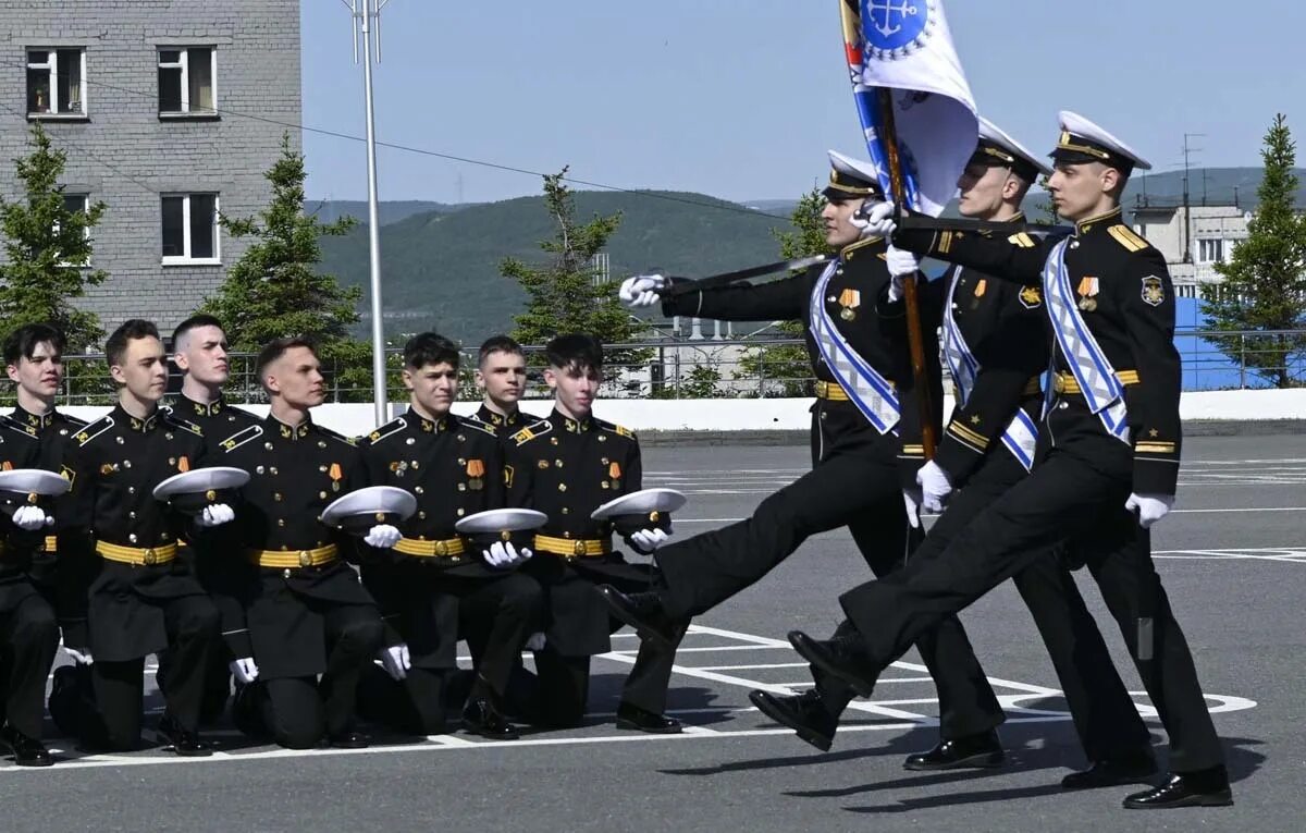 Нахимовское военное училище мурманск. Нвму г мурманск. Мореходка мурманск. Нахимовское военно-морское училище мурманск. Училище в мурманске.
