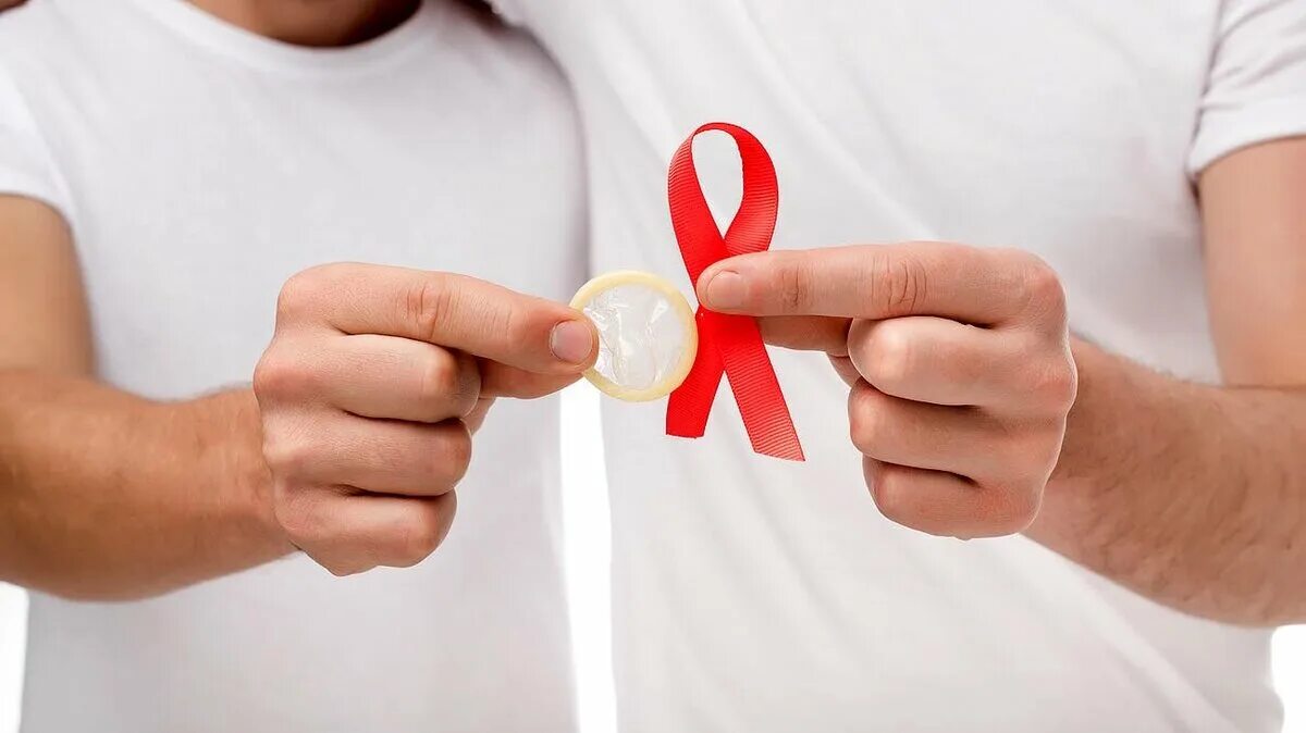 Влюбилась спид ап. ВИЧ предохранение. Презик СПИД. Защищенные половые контакты.
