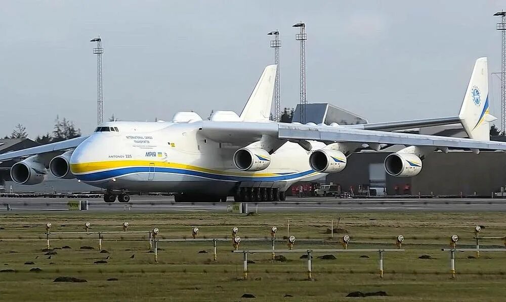 Самолет Мрия АН-225. АН-225 Мрия Гостомель. АН-225 Мрия уничтожен. Самолёт АН-225 Мрия уничтожен. Мрия самолет википедия