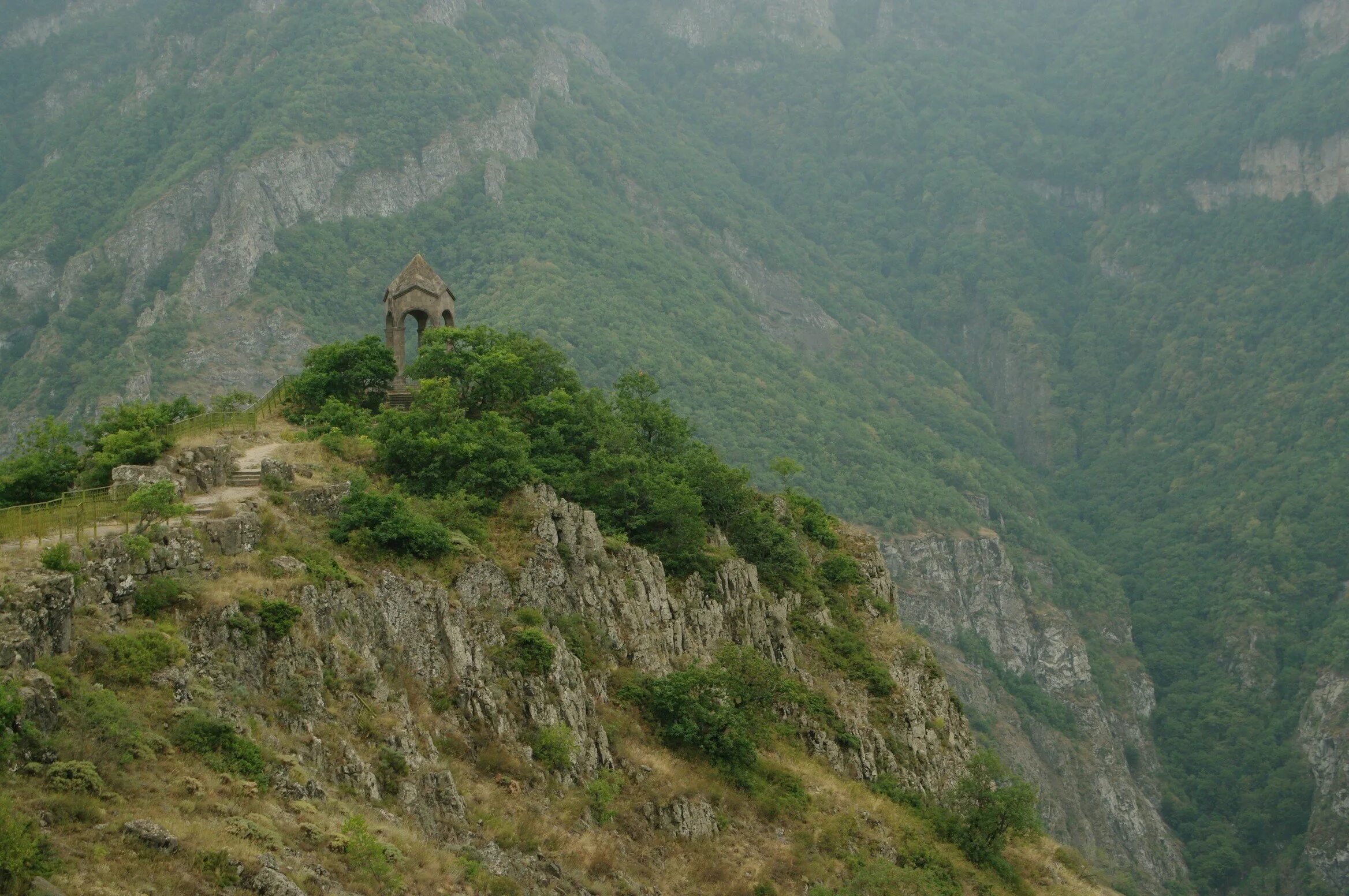 Арцах видео. Карабах Дадиванк. Нагорный Карабах горы. Армения горы Арцах. Нагорный Карабах priroda.