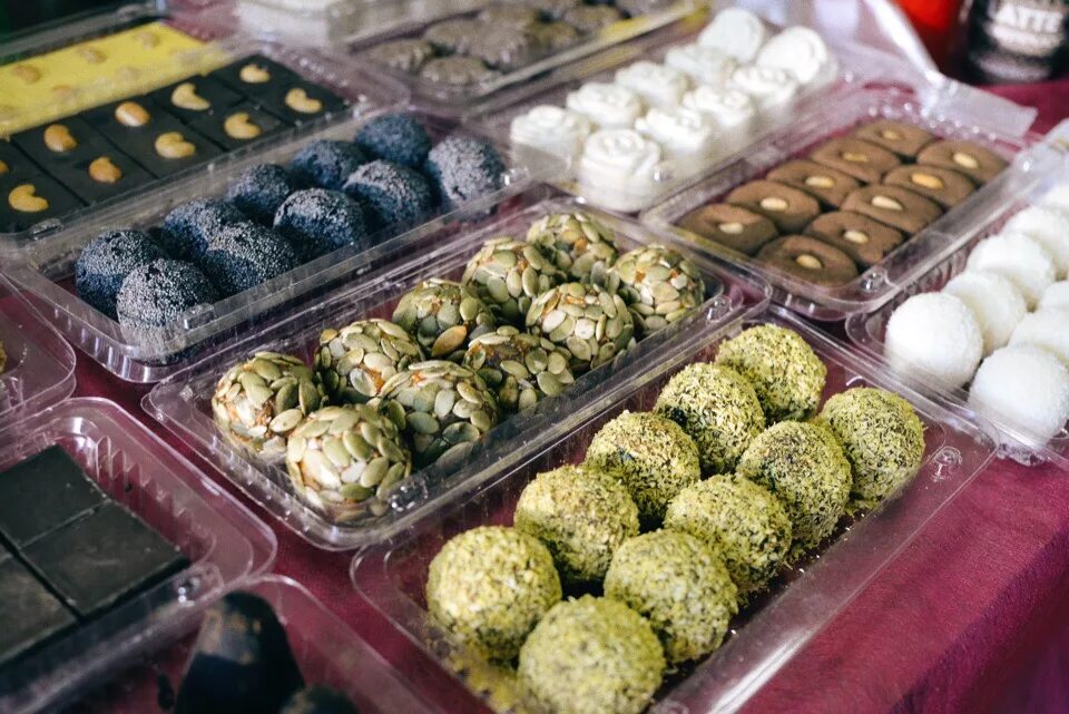 Фудкорт таганка. Фудкорт брокколи. Веганский фудкорт на таганке. На фудкорте «брокколи». Фудкорт брокколи, таганская площадь, 86/1с1, москва.