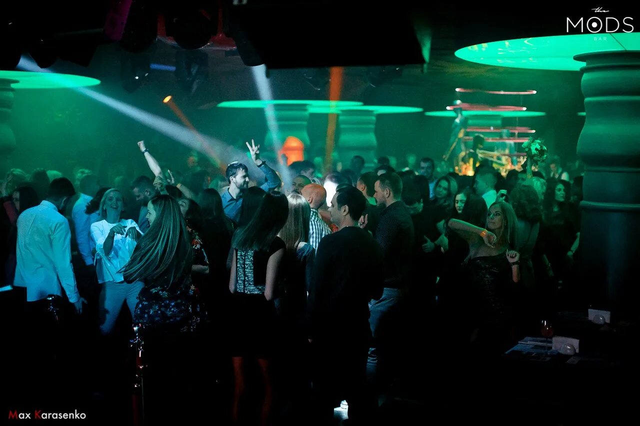 Модс красноярск сцена. Mods бар красноярск. The mods bar красноярск. Авиаторов, 19. The mods bar красноярск.
