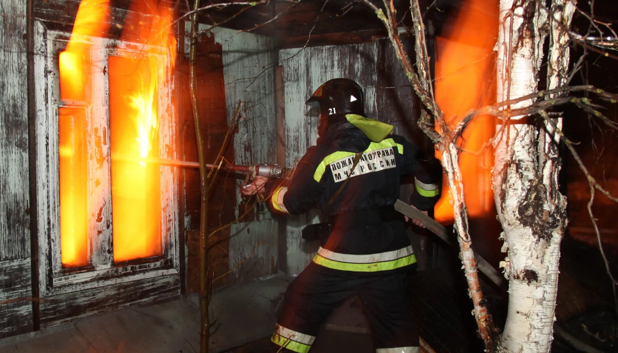 Погода лянтор на 10. Лянтор пожар. пожарные лянтора. лянтор 2015 пожар. пожар на даче в лянторе.