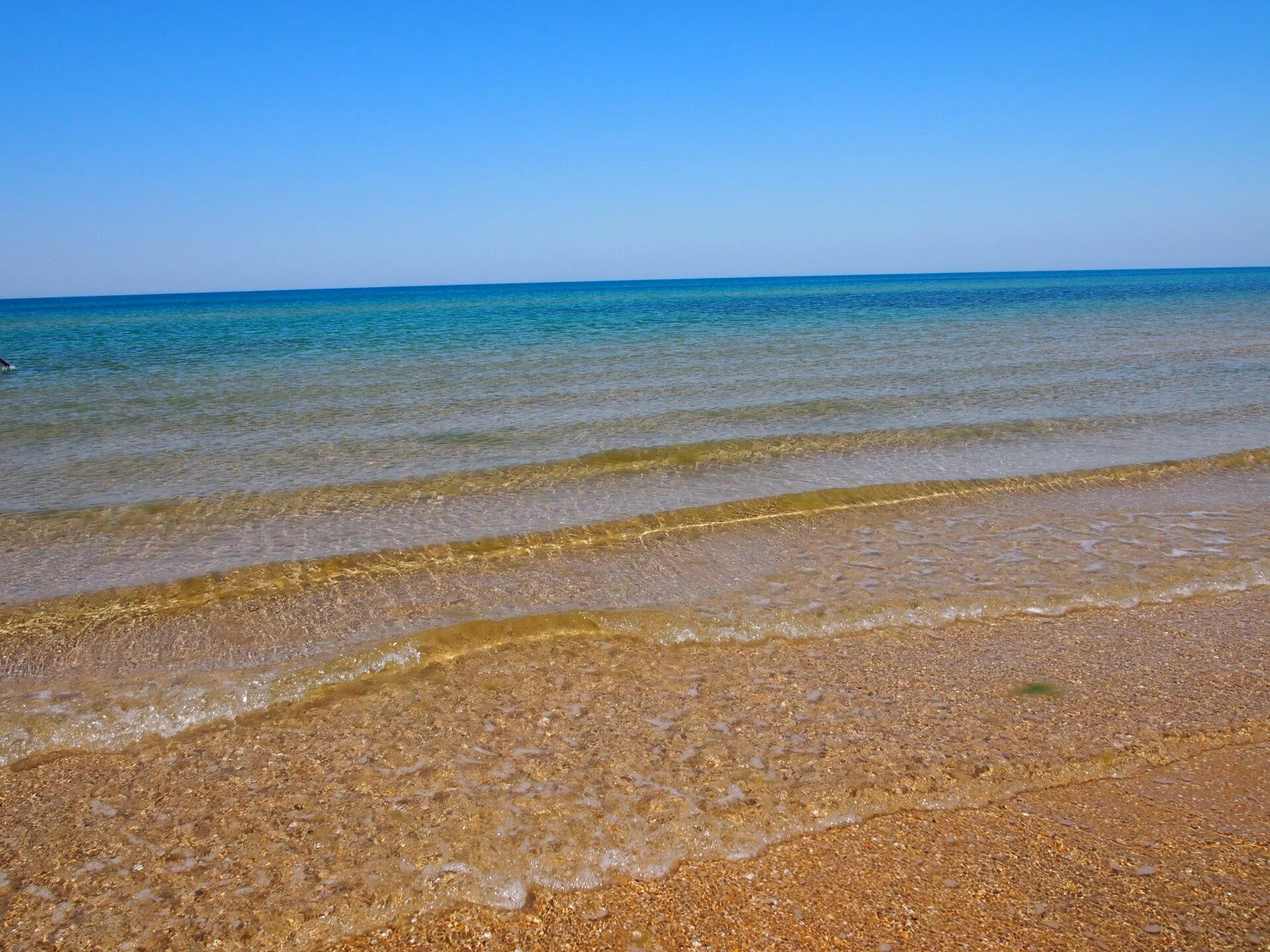 Где на юге чистое море. Сочи Сакки песочный пляж. Лемасово Байкал. Лемасово Черкалов сор. Мелкогалечный пляж Сочи.