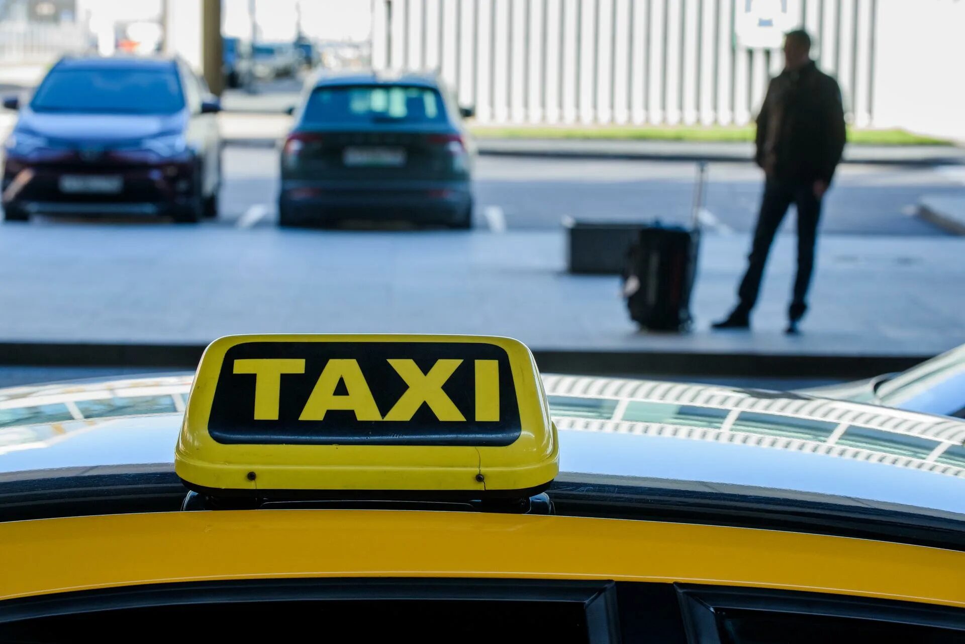 Агрегаторы такси. Машина "такси". Автомобиль «такси». Такси. Таксист украина.