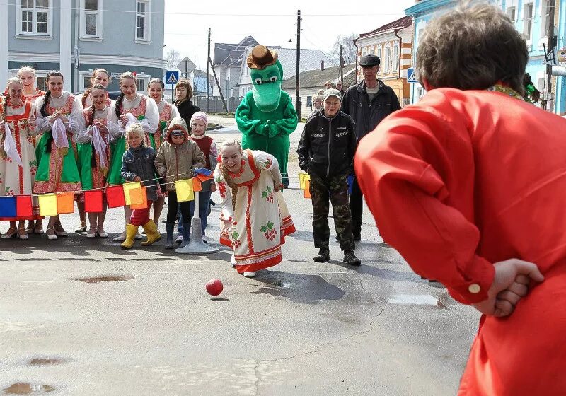 Пасха в 2024 красная горка. Празднование праздника красная горка. Празднование красной горки на Руси. Красная горка Пасха. Игры на красную горку.