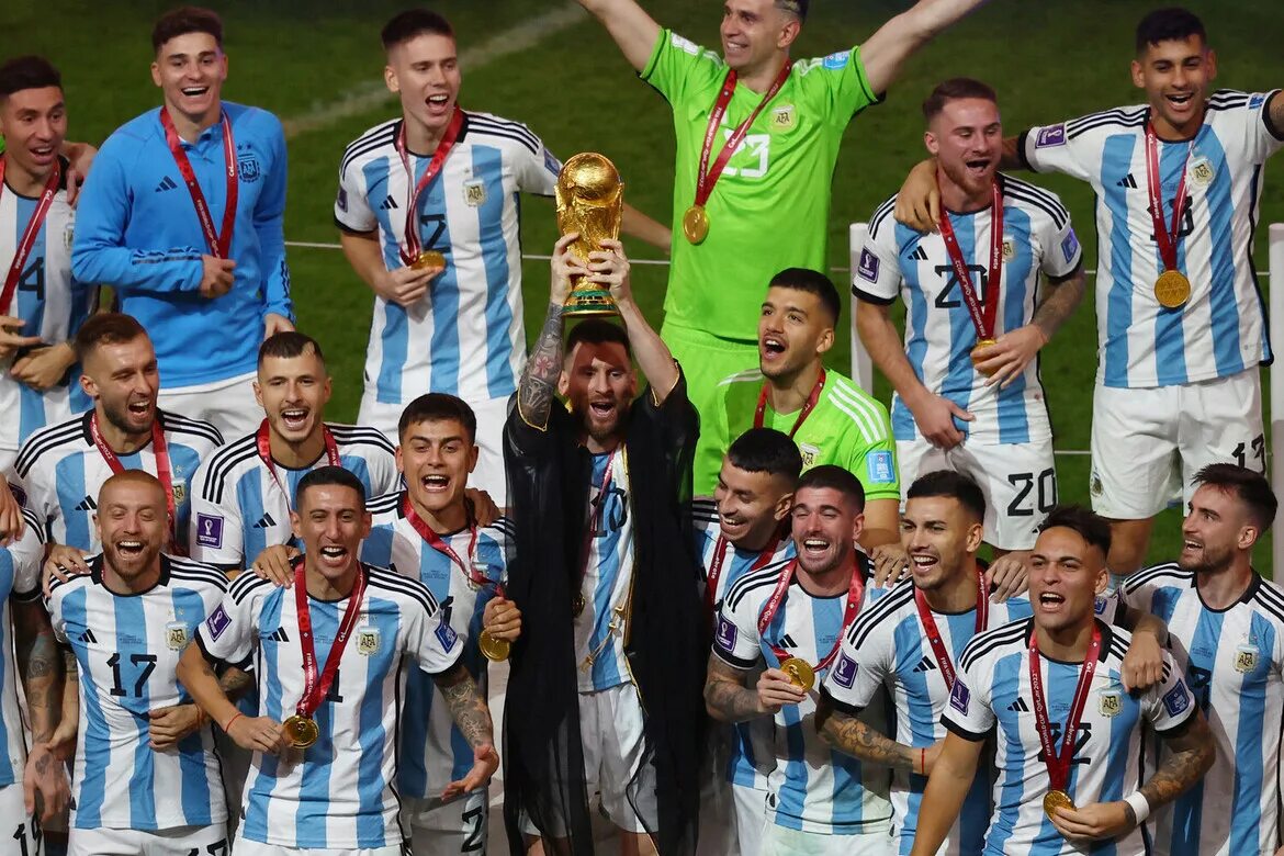 Папу гомес. Аргентина чемпион 2022. Сборная аргентины финал 2022. Кто чемпион футбол 2022. Кто чемпион футбол 2022.