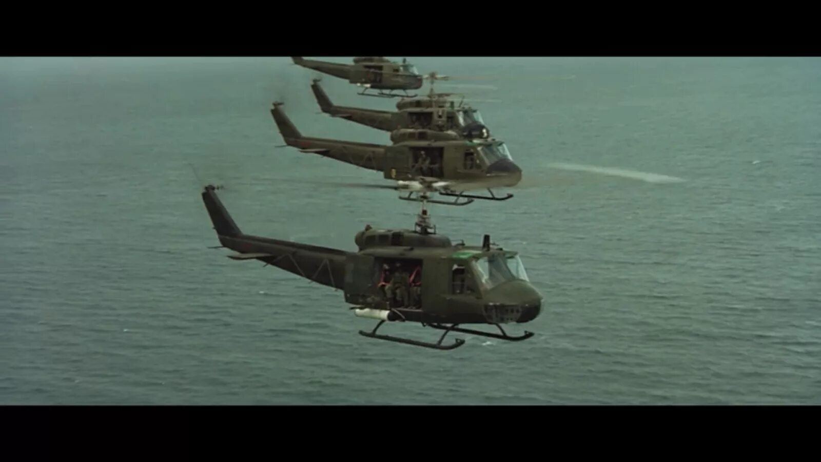 Полет валькирий фильм вьетнам. Валькирия вертолет. Апокалипсис сегодня фильм 1979 вертолеты. Полет валькирий фильм вьетнам. Полет валькирий форд коппола.