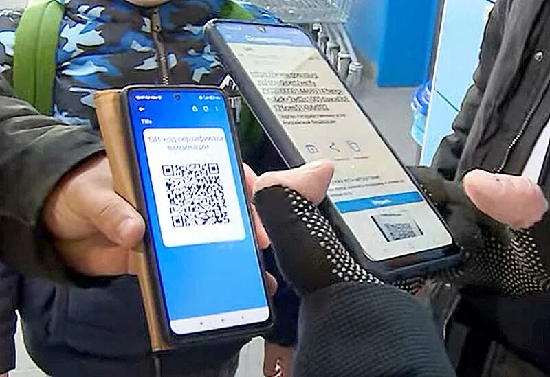 QR код в транспорте. QR код в транспорте коронавирус. QR-коды в транспортной инфраструктуре. Оплата QR кодом в магазине.