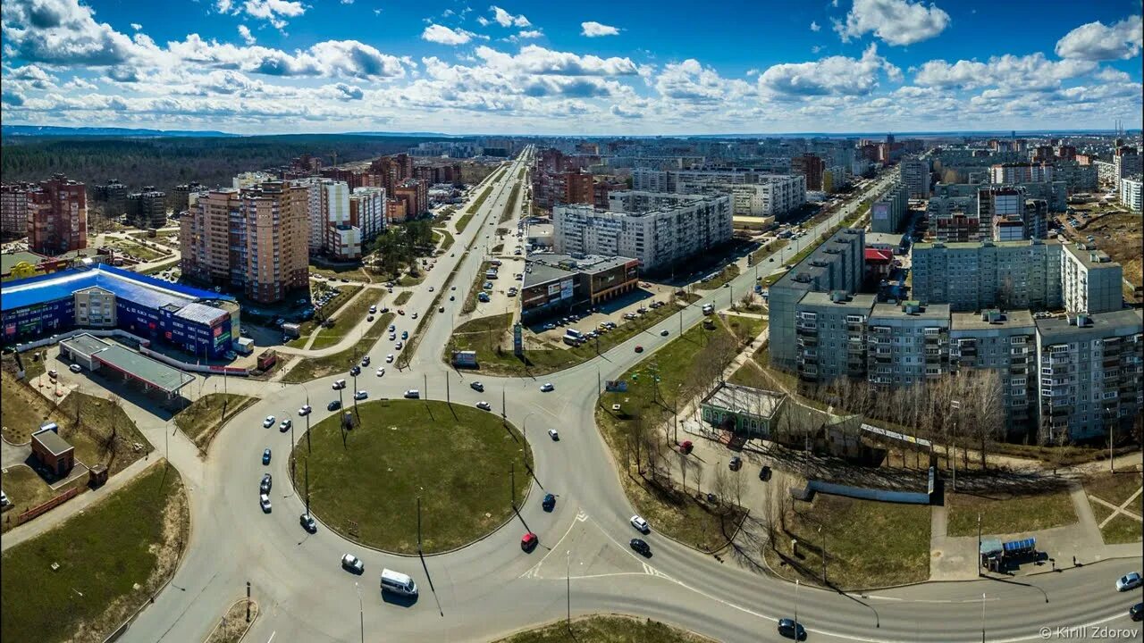 Сколько сейчас времени в тольятти. Тольятти центр города. центральная улица тольятти. тольятти россия. тольятти центральная улица города.