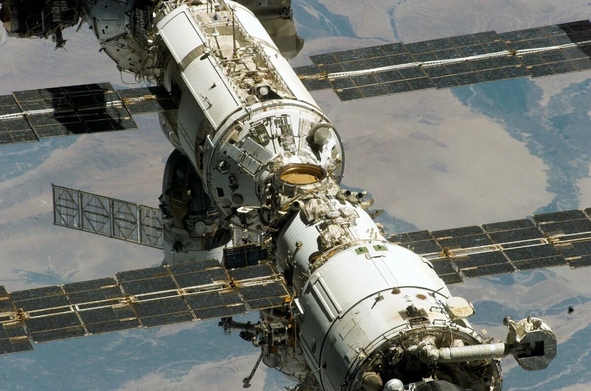 Мкс какая. Мкс станция космическая российский сегмент. мкс 2003. модуль звезда мкс. модуль российского сегмента мкс «звезда»..