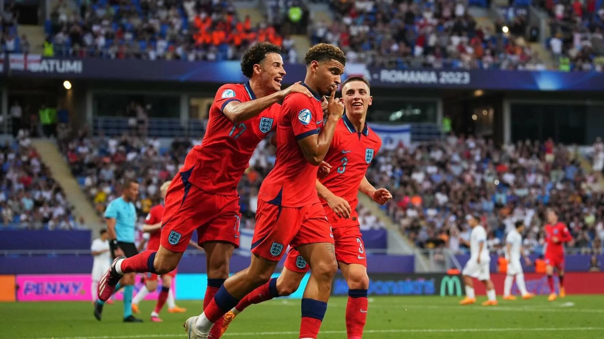 Англия италия евро 2020. Рахим стерлинг пенальти. Финал италия англия 2021. Английские футболисты. Футбол чемпионат англии испании.