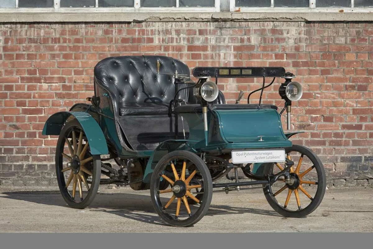 Opel первый. Opel Lutzmann 1899. Opel 1899 год первый автомобиль. Опель 1862. Лутцман-Опель 1900.