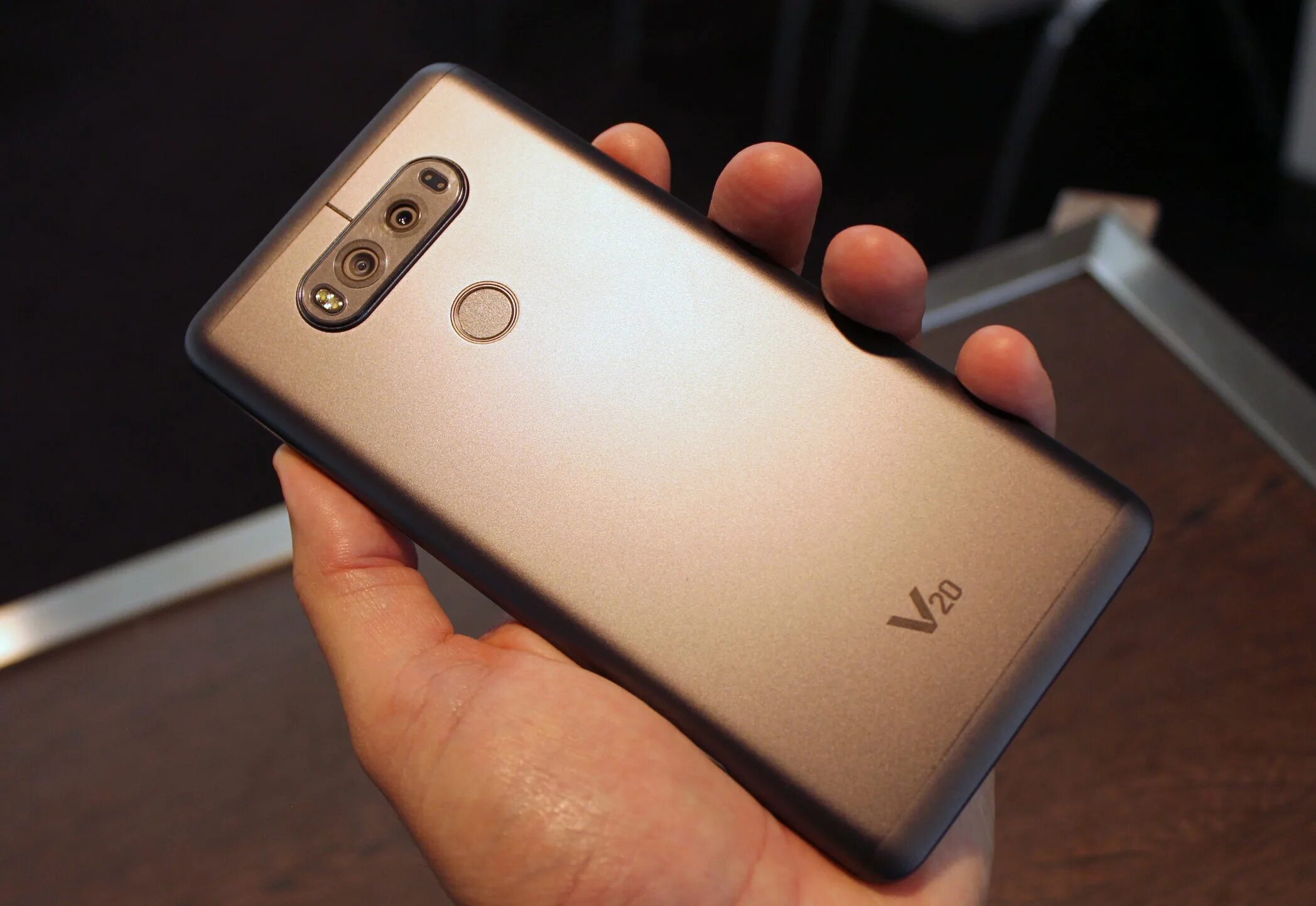 Lg v20