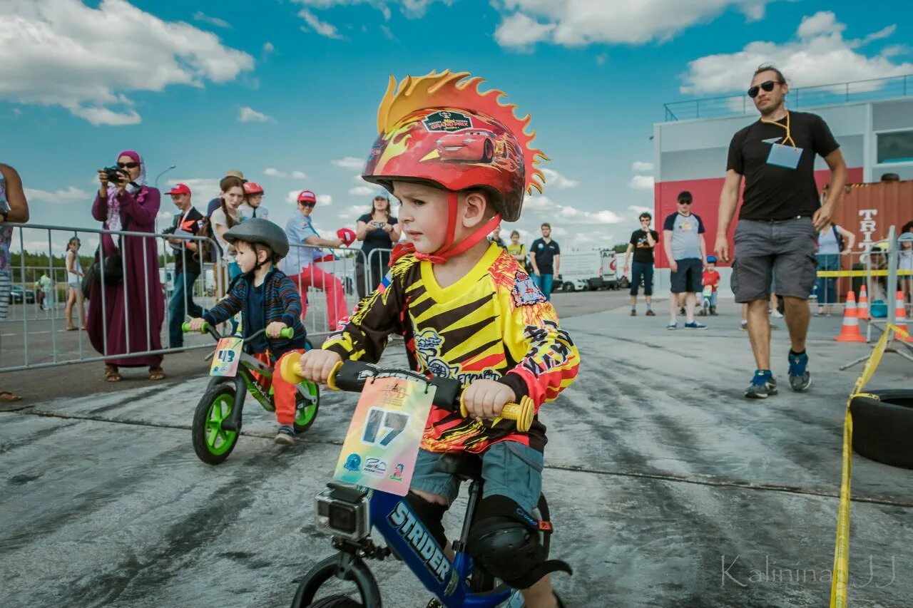 магазин беговелов. соревнования на беговелах для детей. беговел ridex tick, зеленый. гонки на беговелах. магазин беговелов.