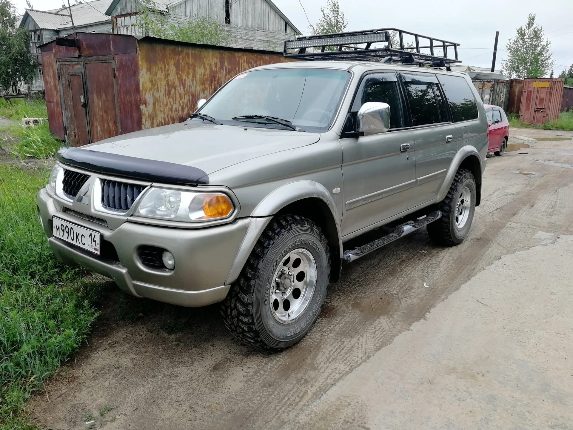 Колеса паджеро спорт 1. Паджеро спорт 2006. Диски Mitsubishi Pajero Sport 1. Mitsubishi Pajero Sport 1g. Mitsubishi Pajero Sport 1 поколения.