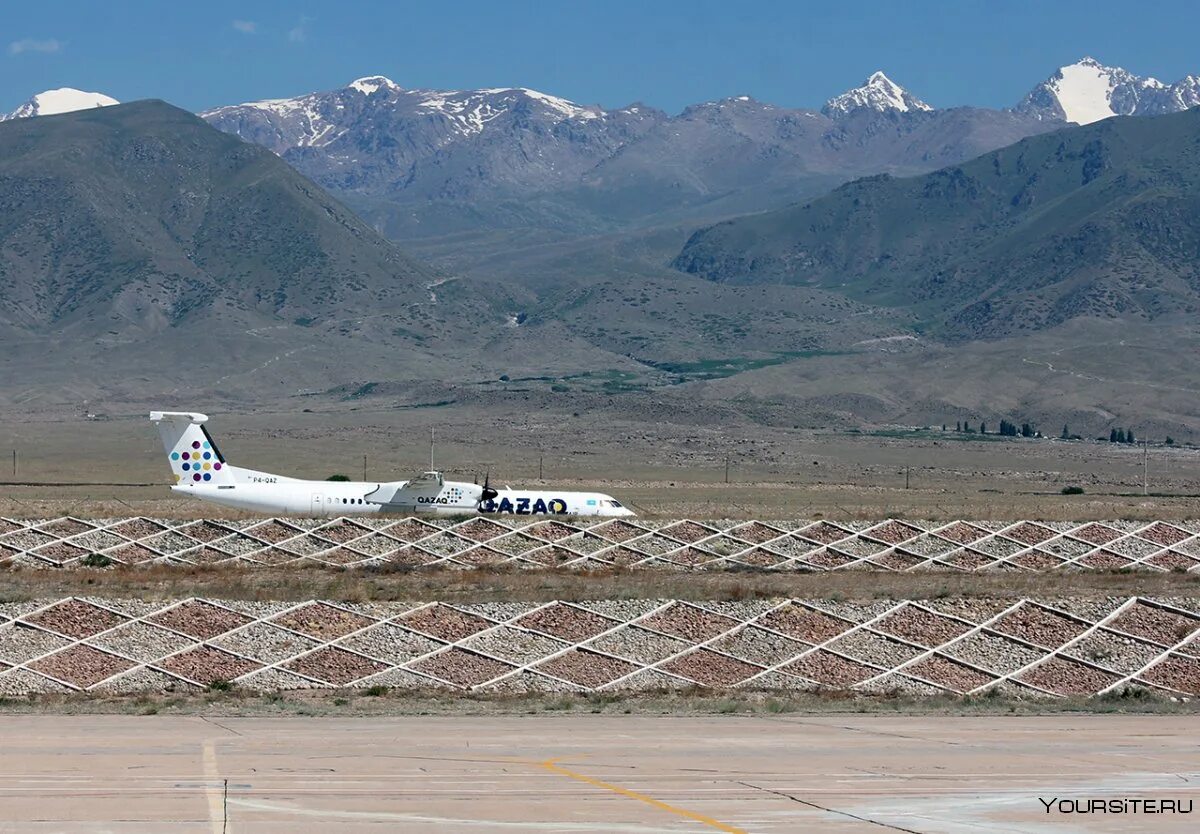 Киргизия перелеты. Аэропорт Тамчи Киргизия. Тамчи Иссык Куль аэропорт. Аэропорт Iku Иссык-Куль. Международный аэропорт «Иссык-Куль» в Киргизии.