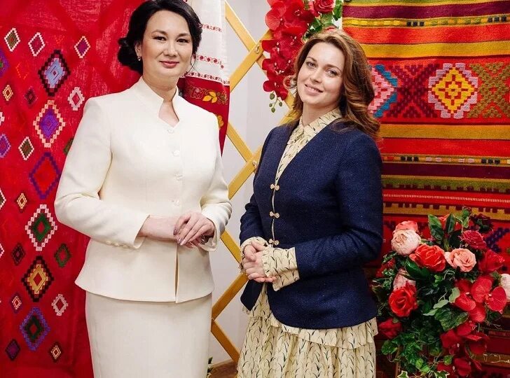 Жена главы башкирии. Супруга главы башкортостана каринэ хабирова. супруга премьер министра башкирии назарова. лариса назарова жена премьер-министра башкирии. гузель каримова агидель.