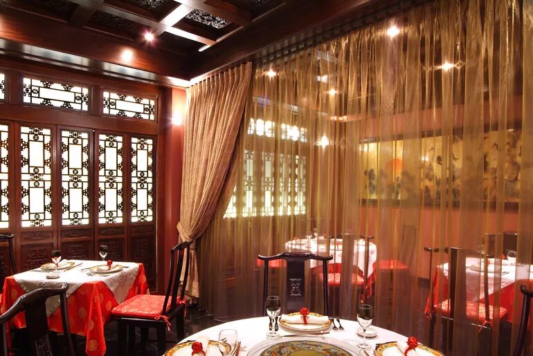 китайский стиль в интерьере. ресторан в китайском стиле. китайский стиль. интерьер ресторана «моондзун»япония. интерьер в стиле китая.