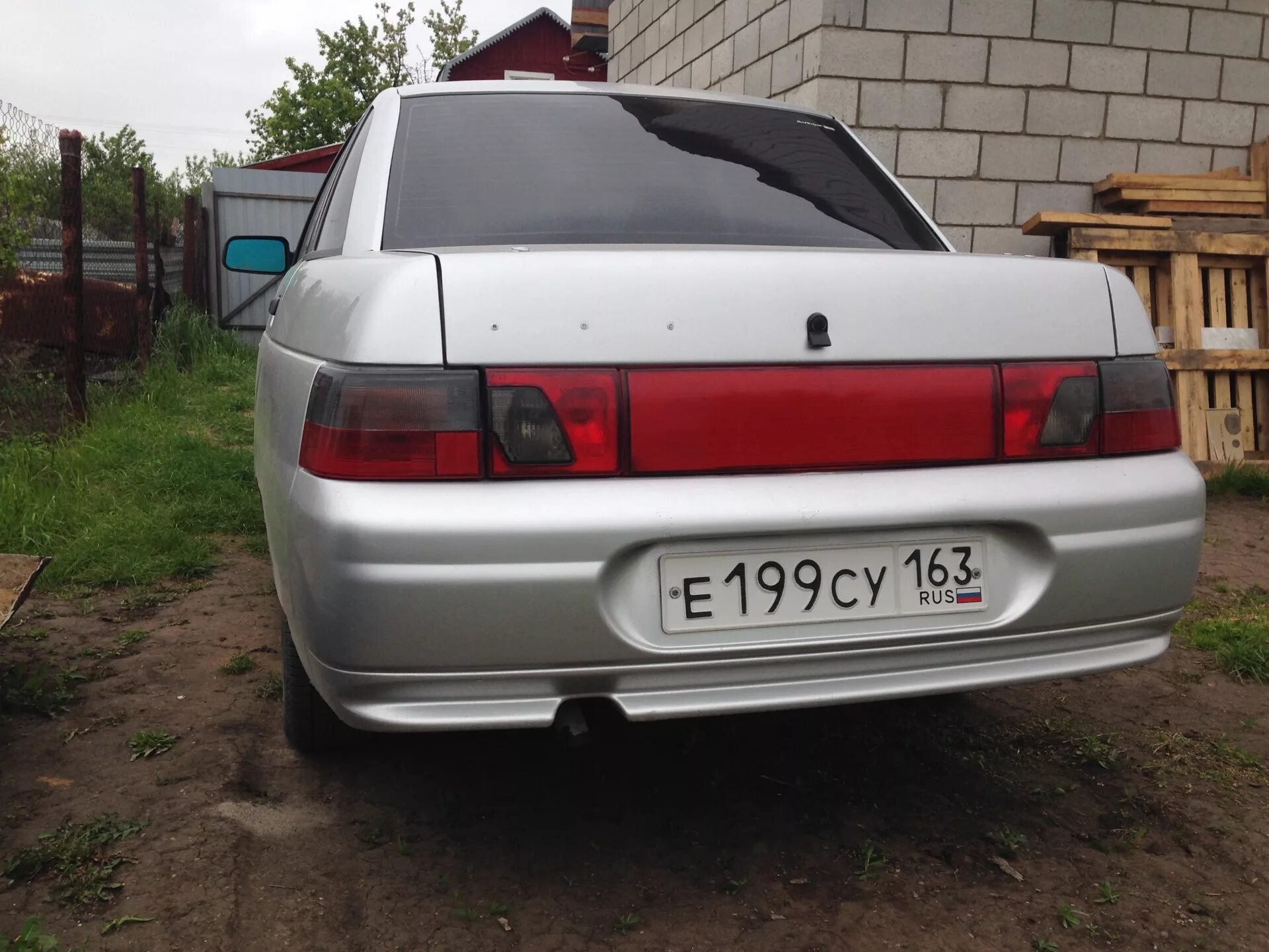 Катафот багажника ваз 2110. Задние фары ваз 2110 клюшки. Бампер задний ваз 21104. Задние противотуманные фары ваз 2110. Патрон 2110 передний поворотник.