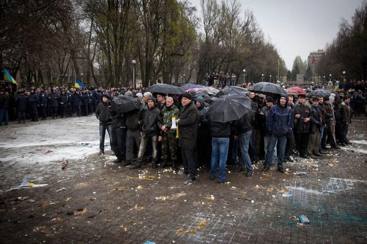 Последние события запорожья. 300 Спартанцев Запорожье 2014. 300 Спартанцев Запорожье. 300 Запорожских спартанцев.