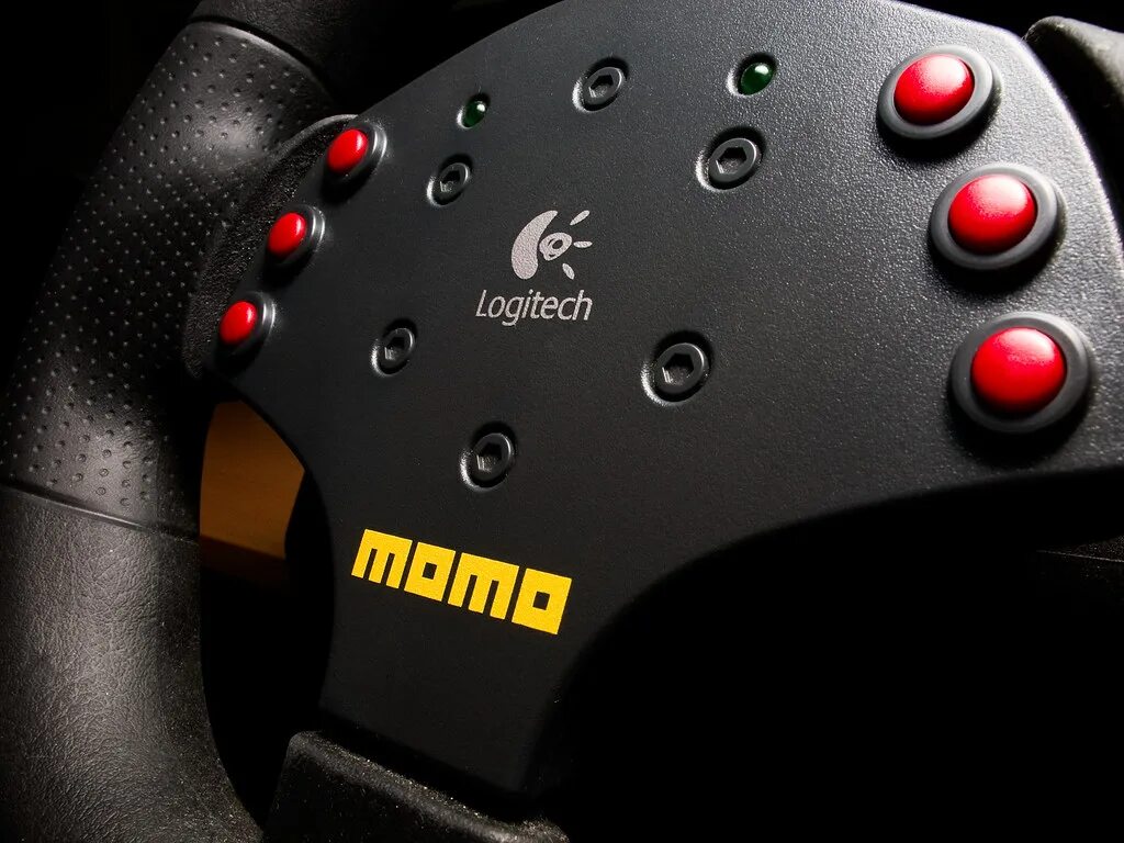 Logitech momo racing feedback. Руль Логитек Momo Racing. Руль МОМО рейсинг. Игровой руль МОМО рейсинг. Руль логитеч МОМО.